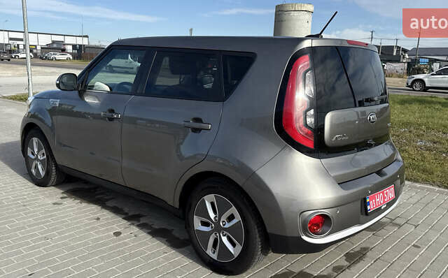 Серый Киа Soul EV, объемом двигателя 0 л и пробегом 104 тыс. км за 10499 $, фото 25 на Automoto.ua