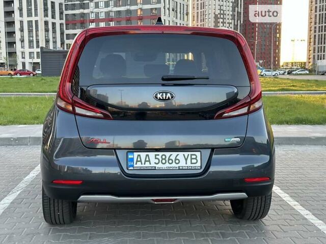 Сірий Кіа Soul EV, об'ємом двигуна 0 л та пробігом 24 тис. км за 20999 $, фото 5 на Automoto.ua