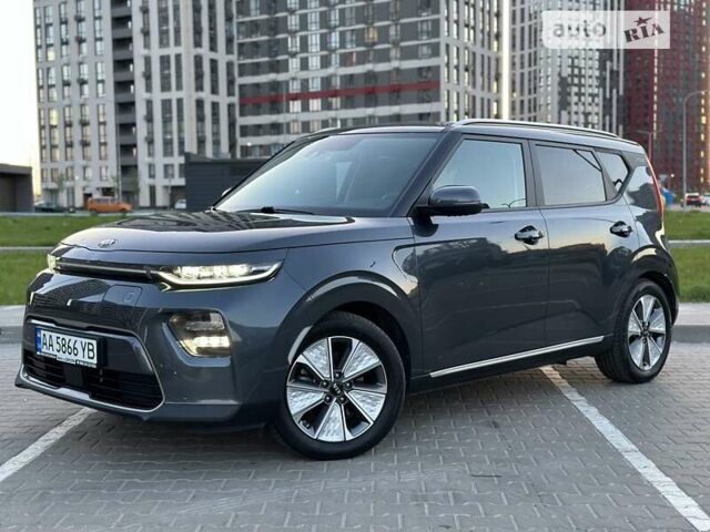 Сірий Кіа Soul EV, об'ємом двигуна 0 л та пробігом 24 тис. км за 20999 $, фото 2 на Automoto.ua