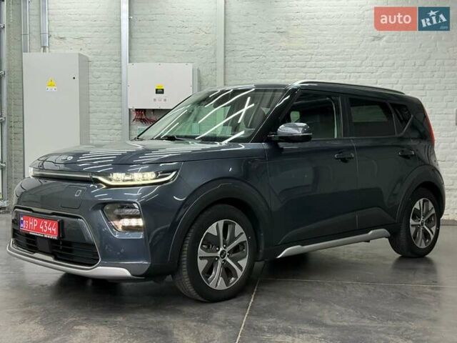 Кіа Soul EV 2020 у Луцьку на Automoto.ua Сірий Кіа Soul EV, об'ємом двигуна 0 л та пробігом 75 тис. км за 19655 $, фото 2 на Automoto.ua