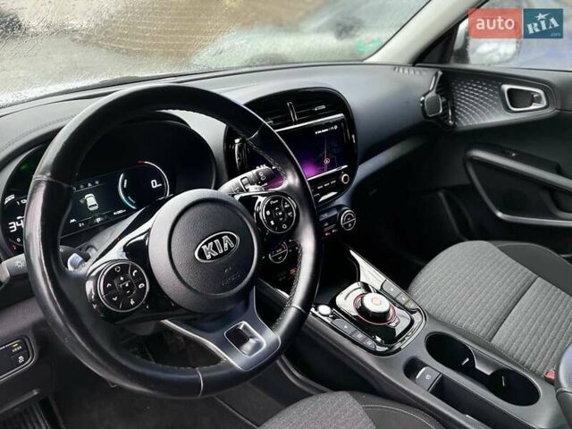 Серый Киа Soul EV, объемом двигателя 0 л и пробегом 41 тыс. км за 18199 $, фото 19 на Automoto.ua