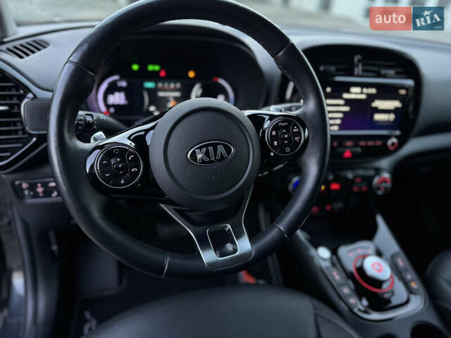 Киа Soul EV 2020 в Луцке на Automoto.ua Серый Киа Soul EV, объемом двигателя 0 л и пробегом 47 тыс. км за 20990 $, фото 16 на Automoto.ua