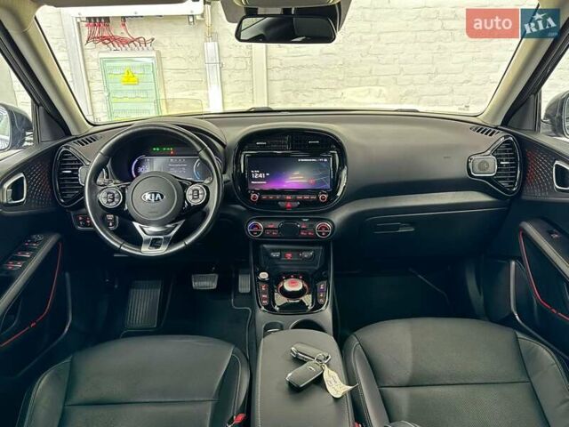 Кіа Soul EV 2020 у Луцьку на Automoto.ua Сірий Кіа Soul EV, об'ємом двигуна 0 л та пробігом 75 тис. км за 19655 $, фото 18 на Automoto.ua