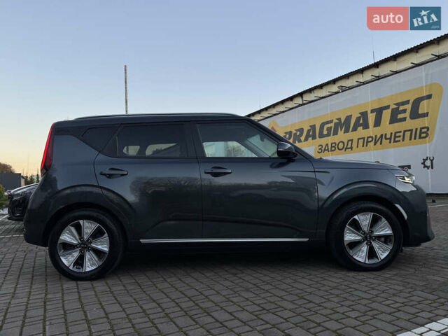 Киа Soul EV 2020 в Луцке на Automoto.ua Серый Киа Soul EV, объемом двигателя 0 л и пробегом 47 тыс. км за 20990 $, фото 5 на Automoto.ua