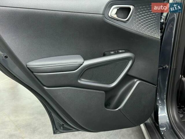 Кіа Soul EV 2020 у Луцьку на Automoto.ua Сірий Кіа Soul EV, об'ємом двигуна 0 л та пробігом 75 тис. км за 19655 $, фото 33 на Automoto.ua