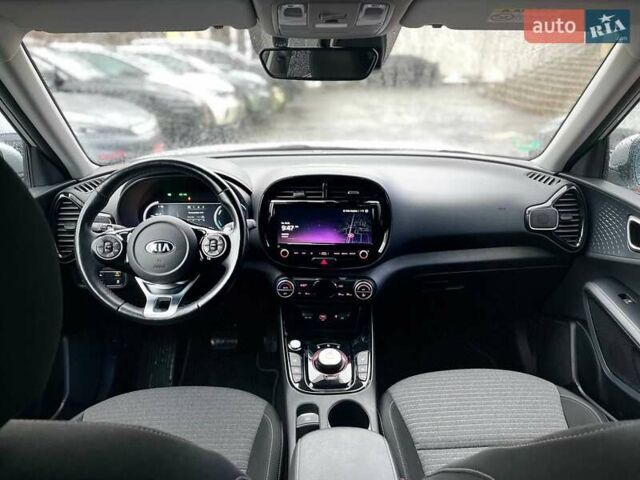 Серый Киа Soul EV, объемом двигателя 0 л и пробегом 41 тыс. км за 18199 $, фото 21 на Automoto.ua