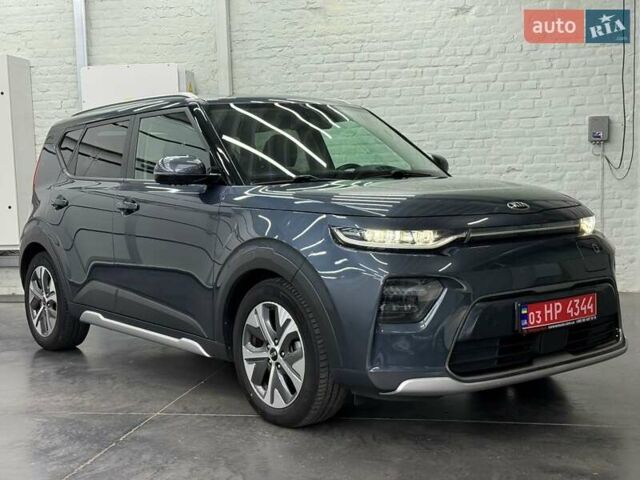 Кіа Soul EV 2020 у Луцьку на Automoto.ua Сірий Кіа Soul EV, об'ємом двигуна 0 л та пробігом 75 тис. км за 19655 $, фото 3 на Automoto.ua