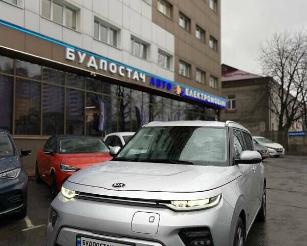 Серый Киа Soul EV, объемом двигателя 0 л и пробегом 41 тыс. км за 18199 $, фото 4 на Automoto.ua