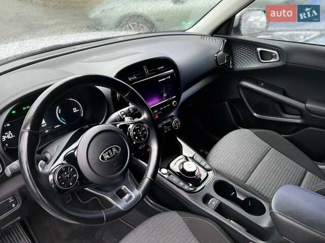 Серый Киа Soul EV, объемом двигателя 0 л и пробегом 41 тыс. км за 18199 $, фото 18 на Automoto.ua