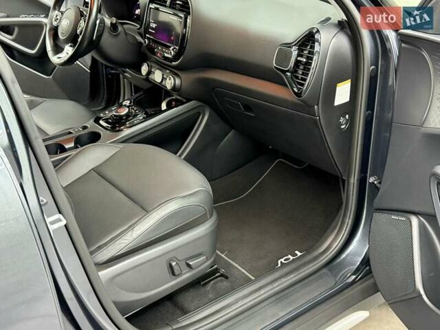 Кіа Soul EV 2020 у Луцьку на Automoto.ua Сірий Кіа Soul EV, об'ємом двигуна 0 л та пробігом 75 тис. км за 19655 $, фото 26 на Automoto.ua