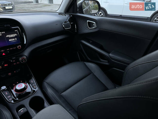 Киа Soul EV 2020 в Луцке на Automoto.ua Серый Киа Soul EV, объемом двигателя 0 л и пробегом 47 тыс. км за 20990 $, фото 22 на Automoto.ua