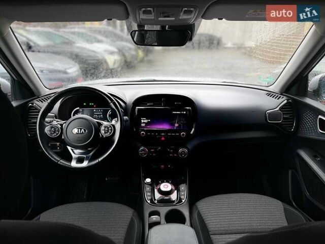 Серый Киа Soul EV, объемом двигателя 0 л и пробегом 41 тыс. км за 18199 $, фото 20 на Automoto.ua