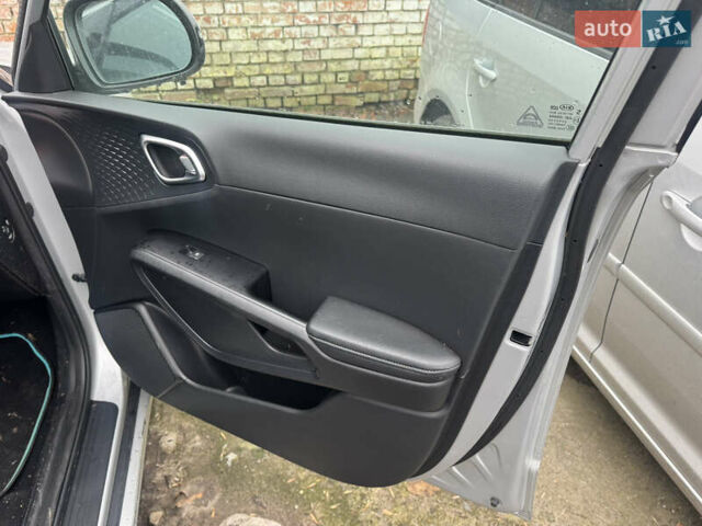 Сірий Кіа Soul EV, об'ємом двигуна 0 л та пробігом 113 тис. км за 13500 $, фото 11 на Automoto.ua