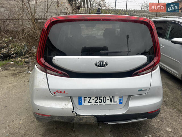 Сірий Кіа Soul EV, об'ємом двигуна 0 л та пробігом 113 тис. км за 13500 $, фото 3 на Automoto.ua