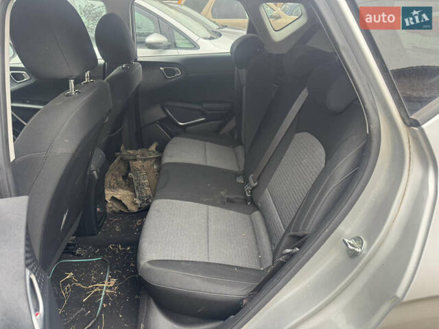 Сірий Кіа Soul EV, об'ємом двигуна 0 л та пробігом 113 тис. км за 13500 $, фото 8 на Automoto.ua