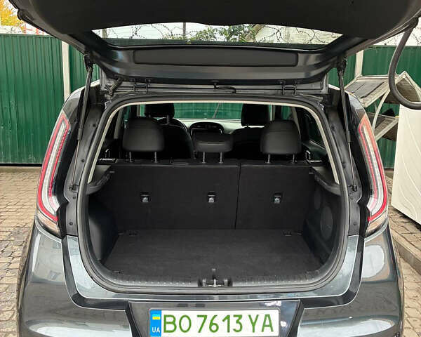 Киа Soul EV 2023 в Львове на Automoto.ua Серый Киа Soul EV, объемом двигателя 0 л и пробегом 32 тыс. км за 21500 $, фото 10 на Automoto.ua