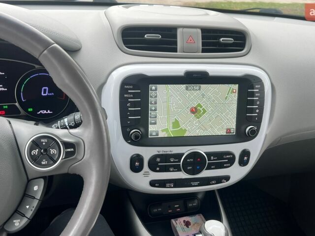 Синий Киа Soul EV, объемом двигателя 0 л и пробегом 98 тыс. км за 7200 $, фото 8 на Automoto.ua