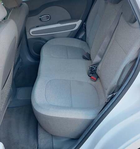 Синій Кіа Soul EV, об'ємом двигуна 0 л та пробігом 97 тис. км за 5250 $, фото 18 на Automoto.ua