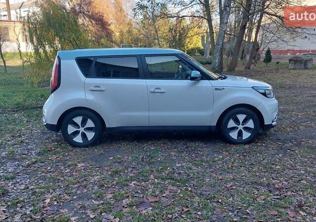 Синій Кіа Soul EV, об'ємом двигуна 0 л та пробігом 97 тис. км за 5250 $, фото 48 на Automoto.ua