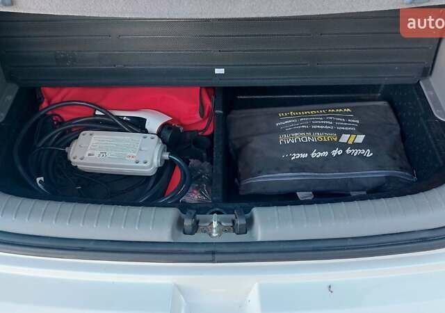 Синій Кіа Soul EV, об'ємом двигуна 0 л та пробігом 97 тис. км за 5250 $, фото 21 на Automoto.ua