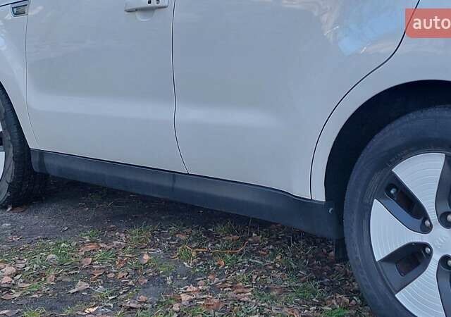 Синій Кіа Soul EV, об'ємом двигуна 0 л та пробігом 97 тис. км за 5250 $, фото 56 на Automoto.ua