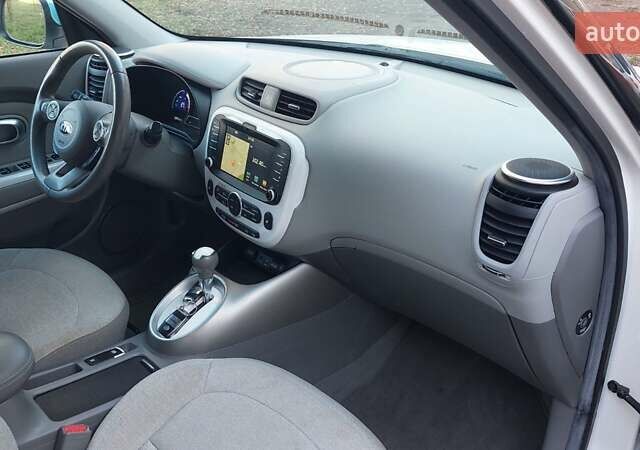 Синій Кіа Soul EV, об'ємом двигуна 0 л та пробігом 97 тис. км за 5250 $, фото 75 на Automoto.ua