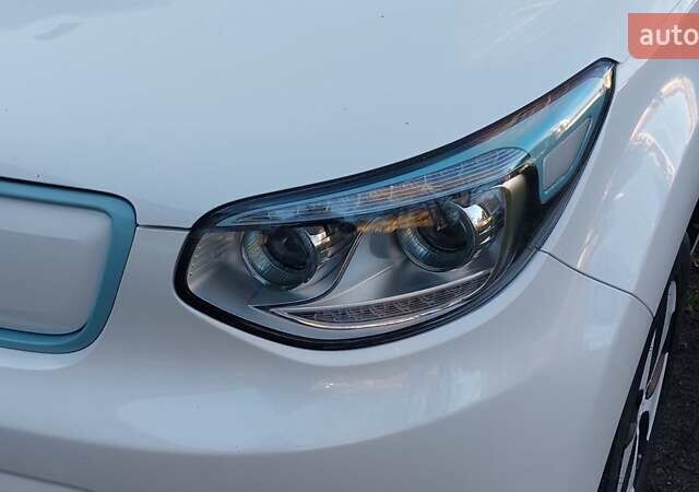 Синій Кіа Soul EV, об'ємом двигуна 0 л та пробігом 97 тис. км за 5250 $, фото 57 на Automoto.ua