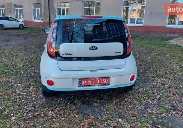 Синій Кіа Soul EV, об'ємом двигуна 0 л та пробігом 97 тис. км за 5250 $, фото 42 на Automoto.ua