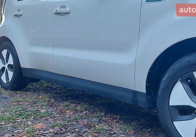 Синій Кіа Soul EV, об'ємом двигуна 0 л та пробігом 97 тис. км за 5250 $, фото 50 на Automoto.ua