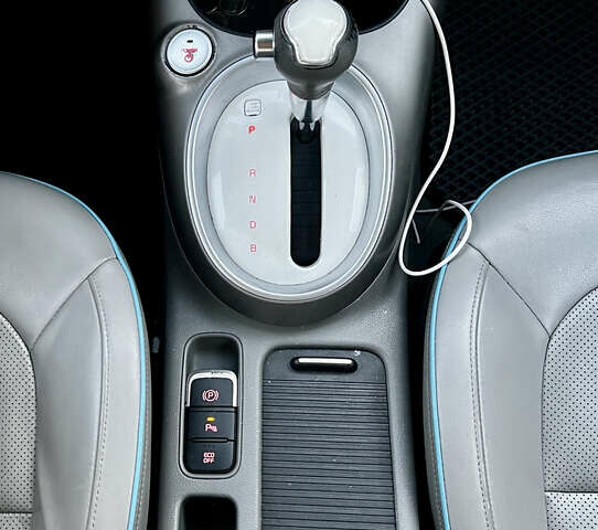Синий Киа Soul EV, объемом двигателя 0 л и пробегом 165 тыс. км за 7500 $, фото 10 на Automoto.ua