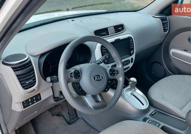 Синій Кіа Soul EV, об'ємом двигуна 0 л та пробігом 97 тис. км за 5250 $, фото 64 на Automoto.ua