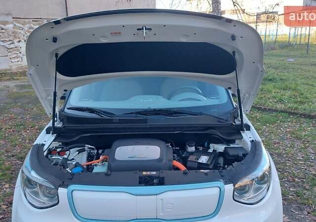 Синій Кіа Soul EV, об'ємом двигуна 0 л та пробігом 97 тис. км за 5250 $, фото 86 на Automoto.ua