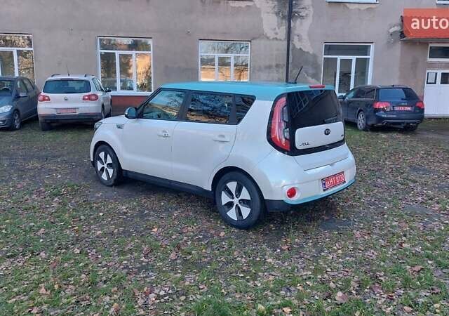 Синій Кіа Soul EV, об'ємом двигуна 0 л та пробігом 97 тис. км за 5250 $, фото 43 на Automoto.ua