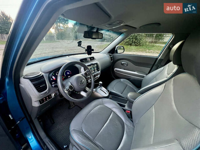 Синий Киа Soul EV, объемом двигателя 0 л и пробегом 165 тыс. км за 7500 $, фото 7 на Automoto.ua