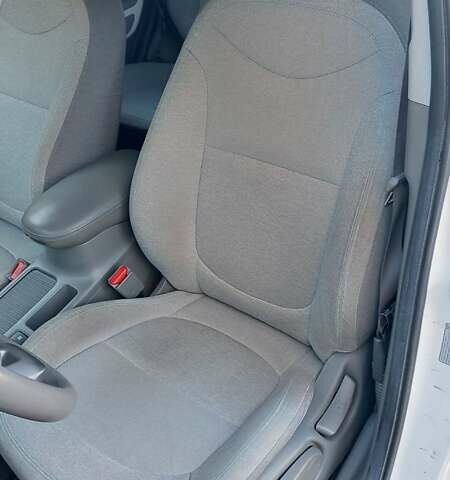 Синій Кіа Soul EV, об'ємом двигуна 0 л та пробігом 97 тис. км за 5250 $, фото 6 на Automoto.ua