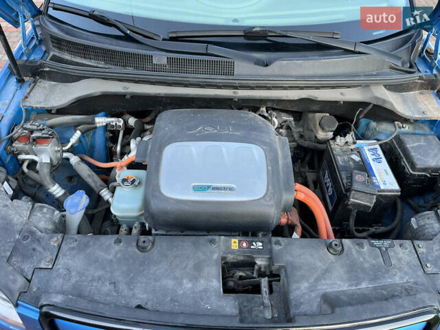 Синий Киа Soul EV, объемом двигателя 0 л и пробегом 155 тыс. км за 7900 $, фото 16 на Automoto.ua