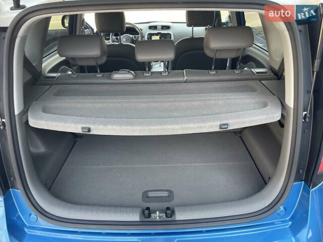 Киа Soul EV 2015 в Луцке на Automoto.ua Синий Киа Soul EV, объемом двигателя 0 л и пробегом 112 тыс. км за 11700 $, фото 8 на Automoto.ua