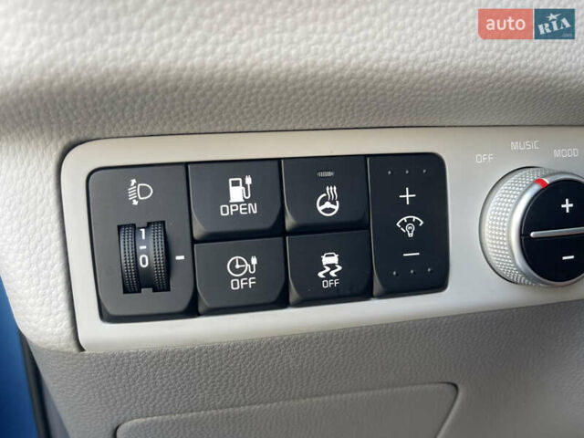 Киа Soul EV 2015 в Луцке на Automoto.ua Синий Киа Soul EV, объемом двигателя 0 л и пробегом 112 тыс. км за 11700 $, фото 11 на Automoto.ua