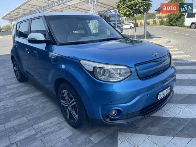 Киа Soul EV 2015 в Луцке на Automoto.ua Синий Киа Soul EV, объемом двигателя 0 л и пробегом 112 тыс. км за 11700 $, фото 19 на Automoto.ua