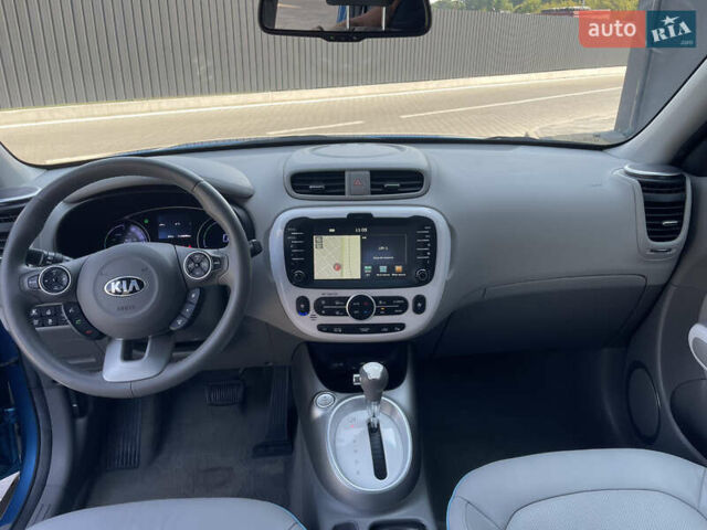 Киа Soul EV 2015 в Луцке на Automoto.ua Синий Киа Soul EV, объемом двигателя 0 л и пробегом 112 тыс. км за 11700 $, фото 7 на Automoto.ua
