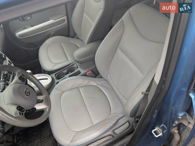 Синий Киа Soul EV, объемом двигателя 0 л и пробегом 197 тыс. км за 9200 $, фото 5 на Automoto.ua