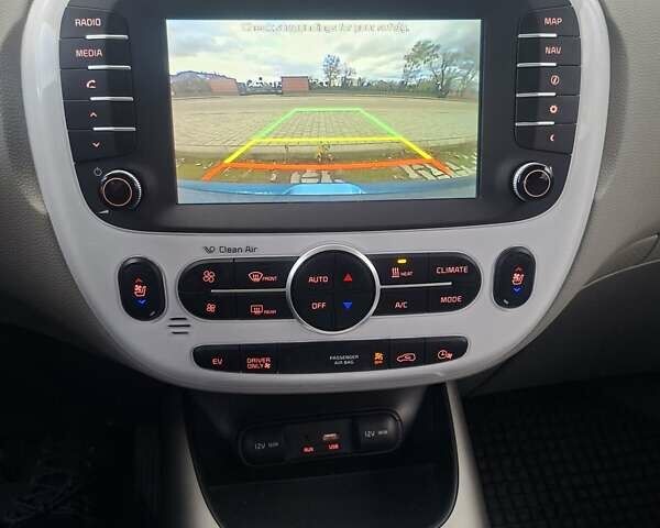 Кіа Soul EV 2016 у Дрогобичі на Automoto.ua Синій Кіа Soul EV, об'ємом двигуна 0 л та пробігом 108 тис. км за 6500 $, фото 69 на Automoto.ua