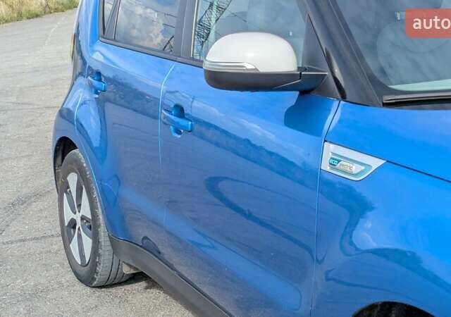 Синий Киа Soul EV, объемом двигателя 0 л и пробегом 108 тыс. км за 6700 $, фото 15 на Automoto.ua