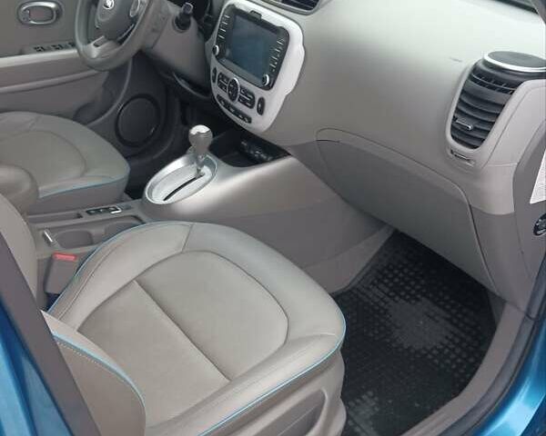 Синий Киа Soul EV, объемом двигателя 0 л и пробегом 108 тыс. км за 6700 $, фото 10 на Automoto.ua