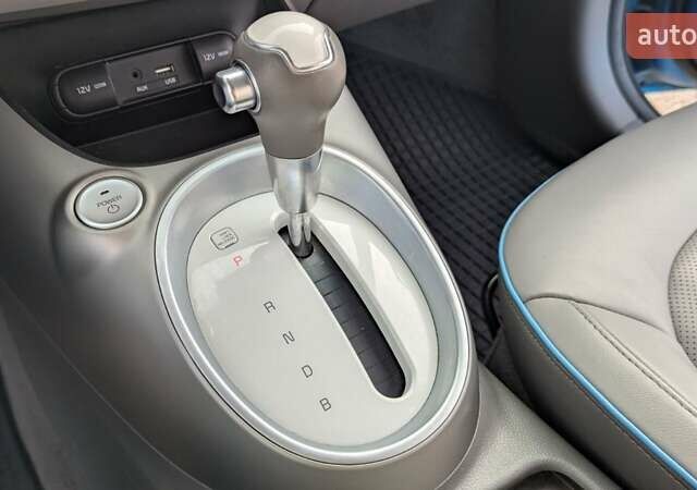 Синий Киа Soul EV, объемом двигателя 0 л и пробегом 108 тыс. км за 6700 $, фото 26 на Automoto.ua