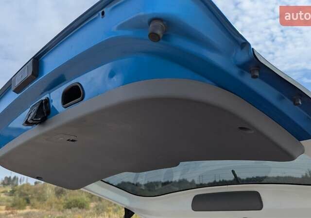 Синий Киа Soul EV, объемом двигателя 0 л и пробегом 108 тыс. км за 6700 $, фото 1 на Automoto.ua