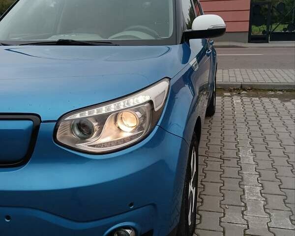 Синий Киа Soul EV, объемом двигателя 0 л и пробегом 108 тыс. км за 6700 $, фото 1 на Automoto.ua