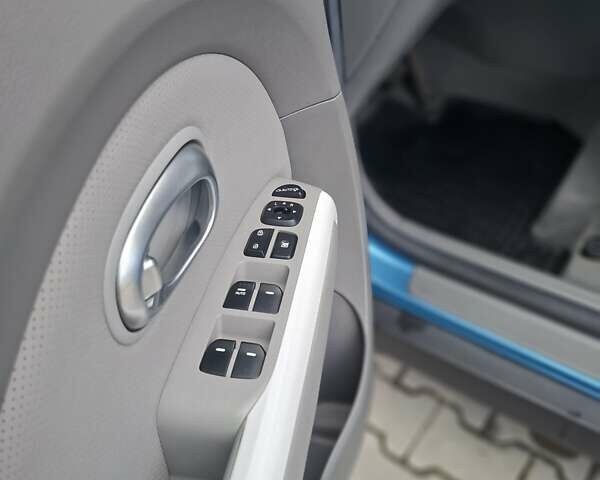 Кіа Soul EV 2016 у Дрогобичі на Automoto.ua Синій Кіа Soul EV, об'ємом двигуна 0 л та пробігом 108 тис. км за 6500 $, фото 19 на Automoto.ua