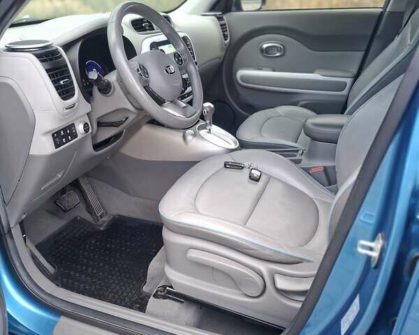 Кіа Soul EV 2016 у Дрогобичі на Automoto.ua Синій Кіа Soul EV, об'ємом двигуна 0 л та пробігом 108 тис. км за 6500 $, фото 22 на Automoto.ua
