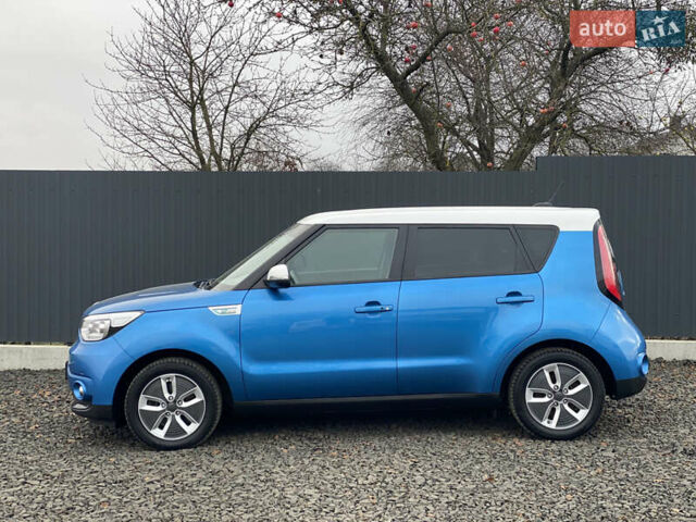 Синий Киа Soul EV, объемом двигателя 0 л и пробегом 88 тыс. км за 10700 $, фото 80 на Automoto.ua